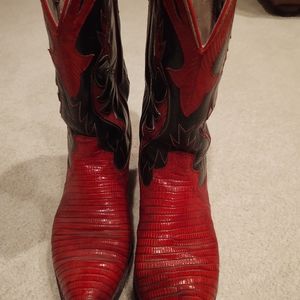 Men Dan post vintage cowboy boots